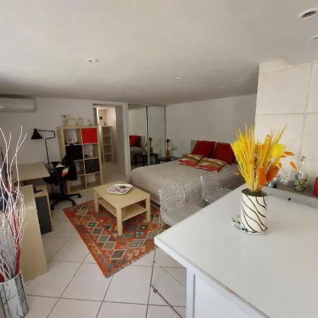 Independant Pres Du Centre